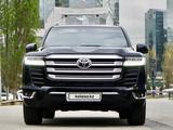 Toyota Land Cruiser 2025 года за 70 300 000 тг. в Алматы – фото 2
