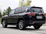 Toyota Land Cruiser 2025 года за 70 300 000 тг. в Алматы – фото 5