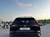Toyota RAV4 2021 года за 15 500 000 тг. в Уральск – фото 4