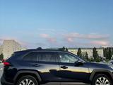 Toyota RAV4 2021 года за 15 500 000 тг. в Уральск – фото 5