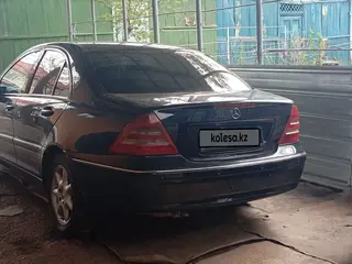 Mercedes-Benz C 320