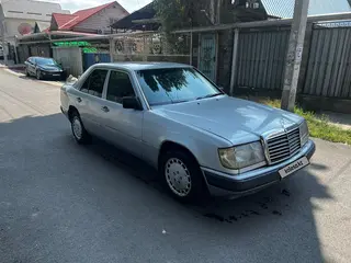 Mercedes-Benz E 230