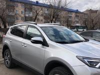 Toyota RAV4 2018 года за 13 000 000 тг. в Петропавловск