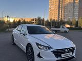 Hyundai Sonata 2021 года за 12 500 000 тг. в Астана – фото 2