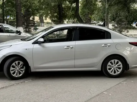 Kia Rio 2018 года за 7 190 000 тг. в Семей – фото 5