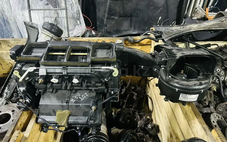 Мерседес w203 C class корпус печки отопителя за 100 000 тг. в Алматы