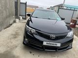 Toyota Camry 2014 года за 6 500 000 тг. в Атырау – фото 2