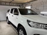 Toyota Hilux 2015 годаүшін12 300 000 тг. в Актобе – фото 2