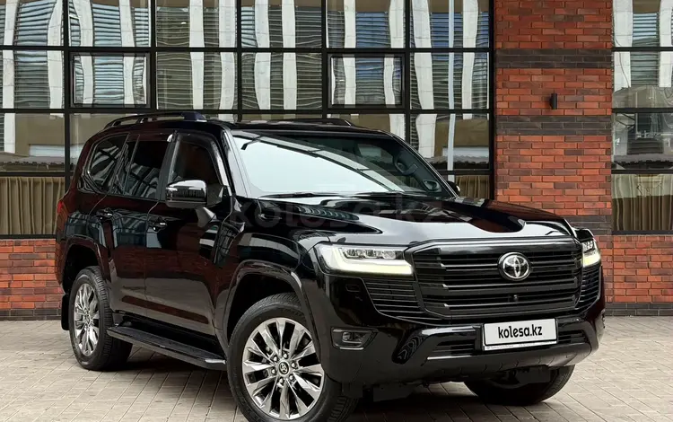 Toyota Land Cruiser 2024 года за 55 000 000 тг. в Астана