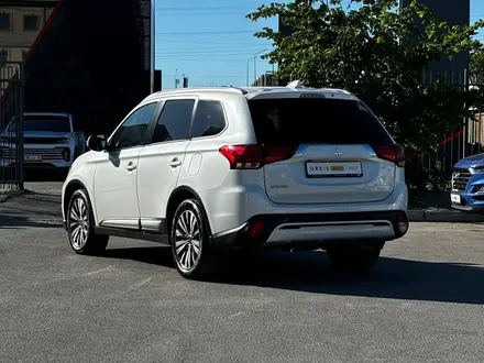 Mitsubishi Outlander 2019 годаүшін8 490 000 тг. в Актау – фото 5