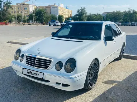 Mercedes-Benz E 320 2000 года за 5 500 000 тг. в Жанаозен