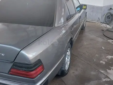 Mercedes-Benz E 200 1991 года за 1 300 000 тг. в Кордай – фото 5