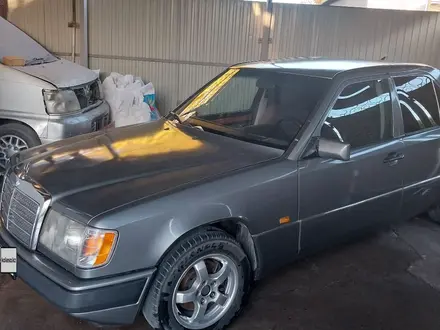 Mercedes-Benz E 200 1991 года за 1 300 000 тг. в Кордай