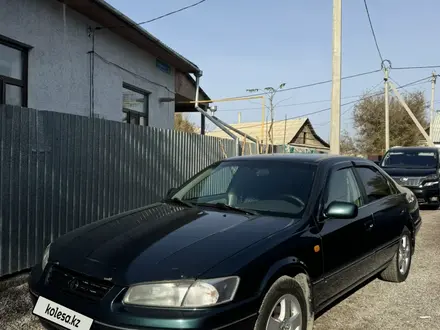 Toyota Camry 1998 года за 3 500 000 тг. в Шиели – фото 4