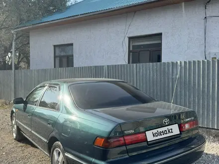 Toyota Camry 1998 года за 3 500 000 тг. в Шиели – фото 3