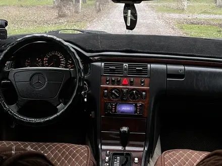 Mercedes-Benz E 280 1996 года за 1 900 000 тг. в Тараз – фото 5