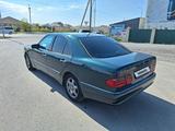 Mercedes-Benz E 320 1997 годаfor2 600 000 тг. в Атырау – фото 3