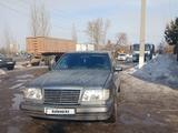 Mercedes-Benz E 220 1993 года за 1 900 000 тг. в Астана – фото 2