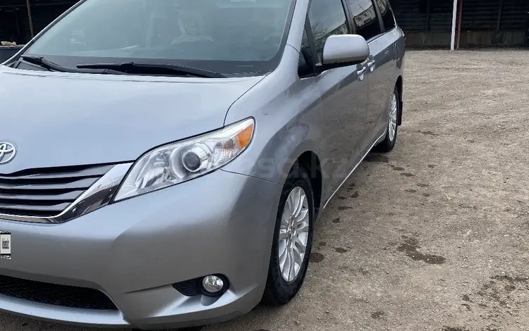 Toyota Sienna 2016 года за 14 800 000 тг. в Алматы