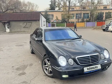 Mercedes-Benz E 320 1999 года за 4 400 000 тг. в Алматы – фото 4