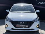 Hyundai Accent 2021 года за 7 500 000 тг. в Актобе – фото 2
