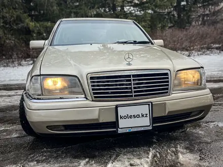 Mercedes-Benz C 230 1999 года за 2 500 000 тг. в Щучинск