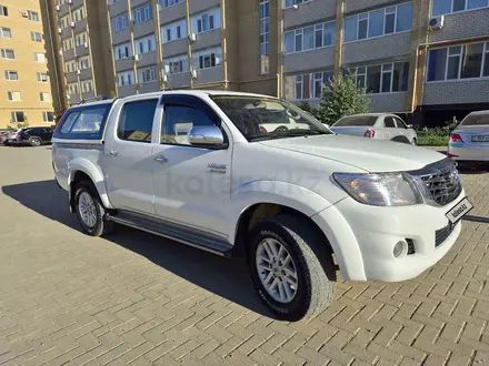 Toyota Hilux 2013 года за 12 800 000 тг. в Актобе – фото 2