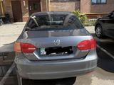 Volkswagen Jetta 2011 года за 3 800 000 тг. в Актобе – фото 2