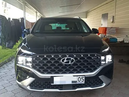 Hyundai Santa Fe 2023 года за 19 500 000 тг. в Алматы