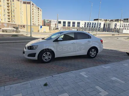 Chevrolet Aveo 2015 года за 4 500 000 тг. в Актау – фото 2