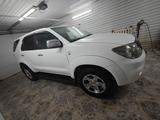 Toyota Fortuner 2006 года за 8 400 000 тг. в Жанаозен – фото 2