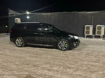 Kia Carnival 2019 года за 13 500 000 тг. в Караганда – фото 5