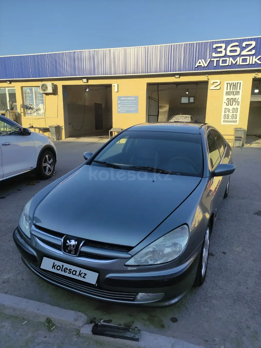 Peugeot 607, 2000