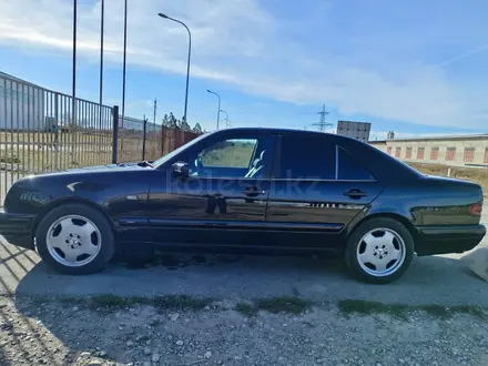 Mercedes-Benz E 240 1999 года за 3 700 000 тг. в Тараз – фото 3