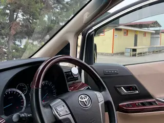 Toyota Alphard, 2009