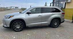 Toyota Highlander 2018 года за 20 800 000 тг. в Уральск – фото 3