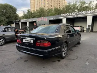 Mercedes-Benz E 320