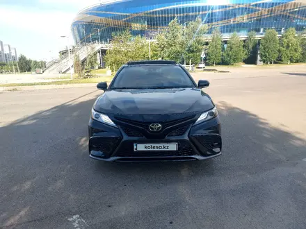 Toyota Camry 2021 года за 14 900 000 тг. в Алматы – фото 4