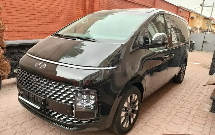 Hyundai Staria 2022 года за 34 000 000 тг. в Алматы