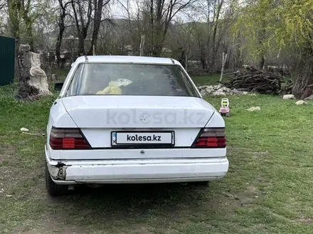 Mercedes-Benz E 300 1989 года за 700 000 тг. в Талдыкорган – фото 3