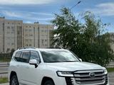 Toyota Land Cruiser 2022 года за 55 000 000 тг. в Астана