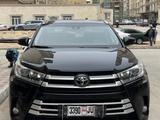 Toyota Highlander 2018 года за 18 000 000 тг. в Актау