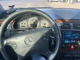 Mercedes-Benz E 320 2001 годаүшін3 950 000 тг. в Караганда – фото 2