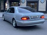 Mercedes-Benz E 320 2001 годаүшін3 950 000 тг. в Караганда – фото 4