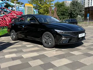 Hyundai Elantra Smart