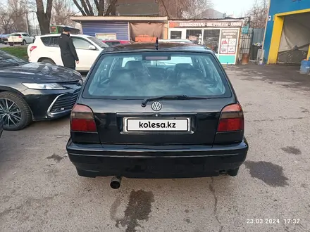 Volkswagen Golf 1997 года за 2 700 000 тг. в Алматы – фото 2