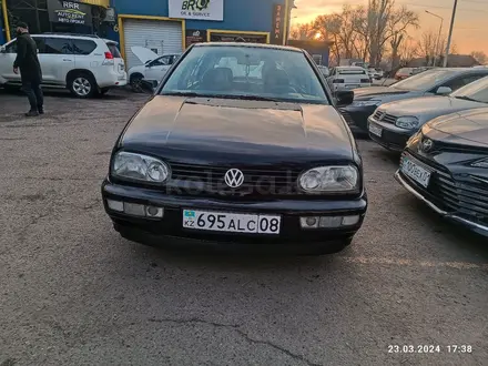 Volkswagen Golf 1997 года за 2 700 000 тг. в Алматы