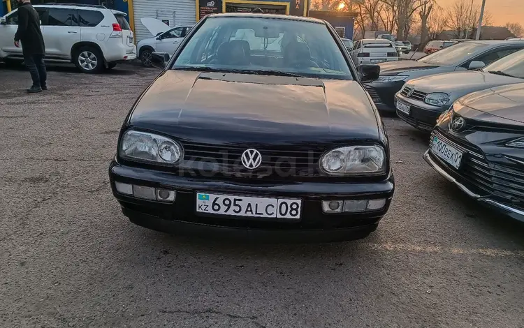 Volkswagen Golf 1997 года за 2 700 000 тг. в Алматы