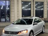 Volkswagen Passat 2013 года за 5 350 000 тг. в Атырау – фото 2
