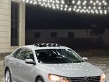 Volkswagen Passat 2013 года за 5 350 000 тг. в Атырау